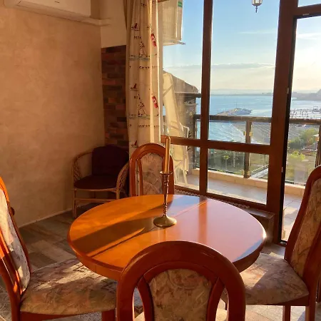 Sea View Marina Dinevi شقة *
