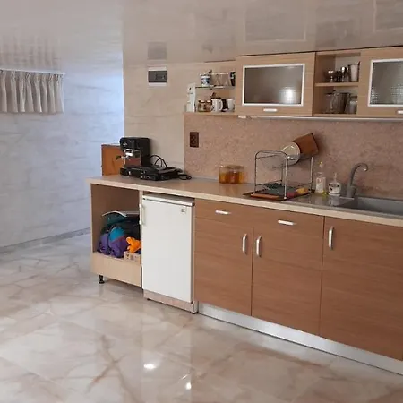Sea View Marina Dinevi شقة